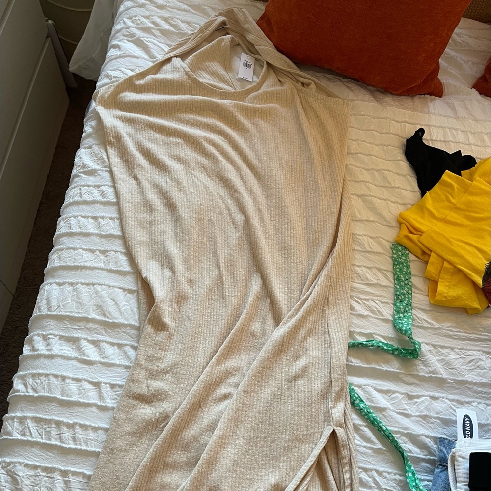 New with tags, cream Old navy dress